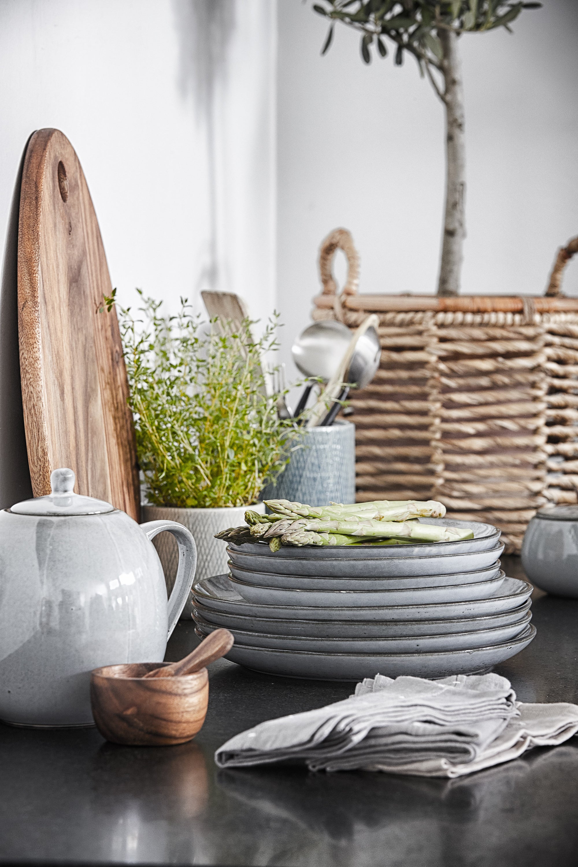 Plates & Bowls