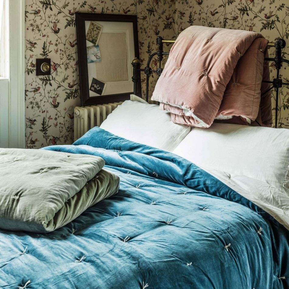 Cushions, Throws and Blankets