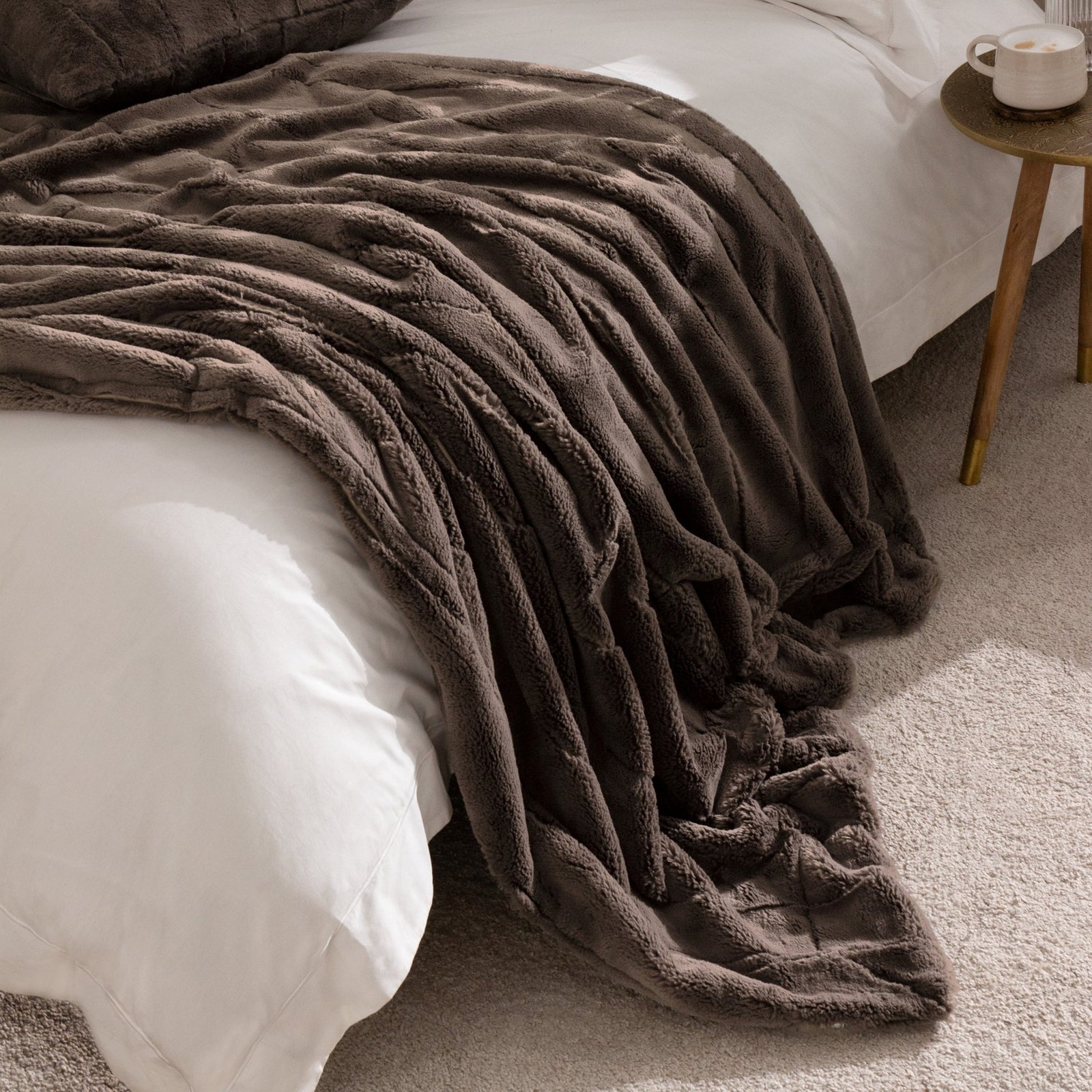 Chocolate Fur Throw -130 x 180