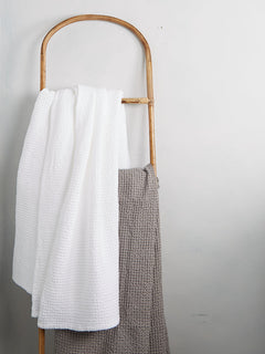 Vivaraise Maia Stonewashed Throw White 180 x 260 Vivaraise Throw Willow Wild